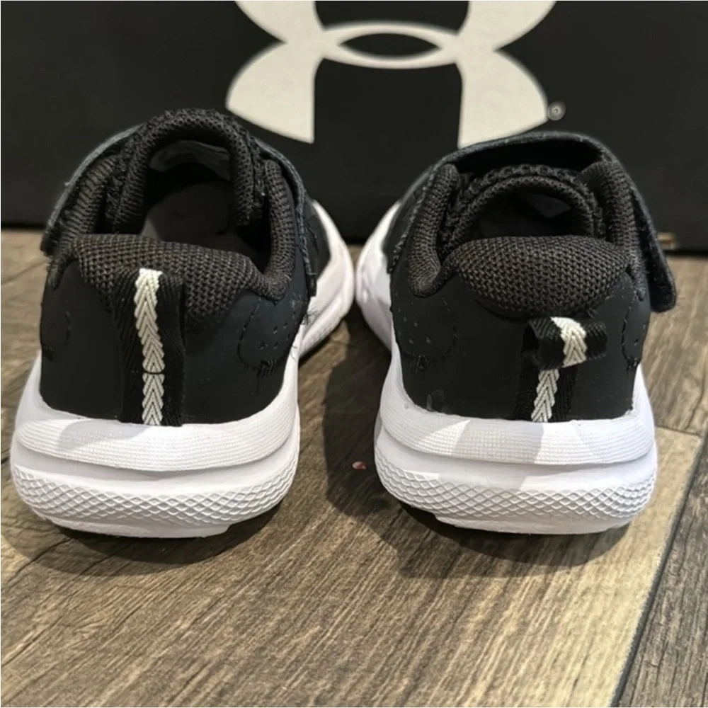 Under Armour new authentic